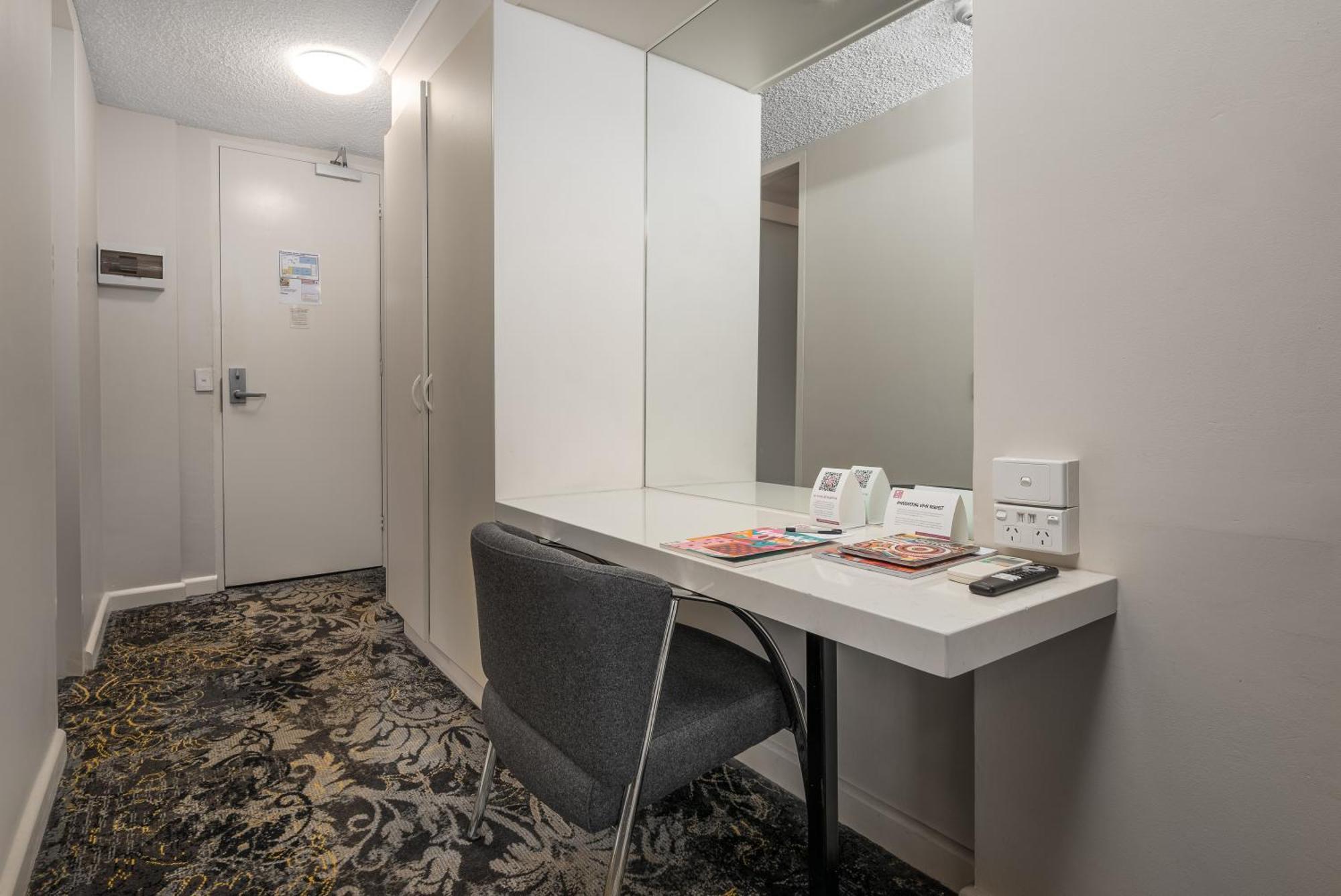 City Limits Hotel Apartments Мельбурн Екстер'єр фото